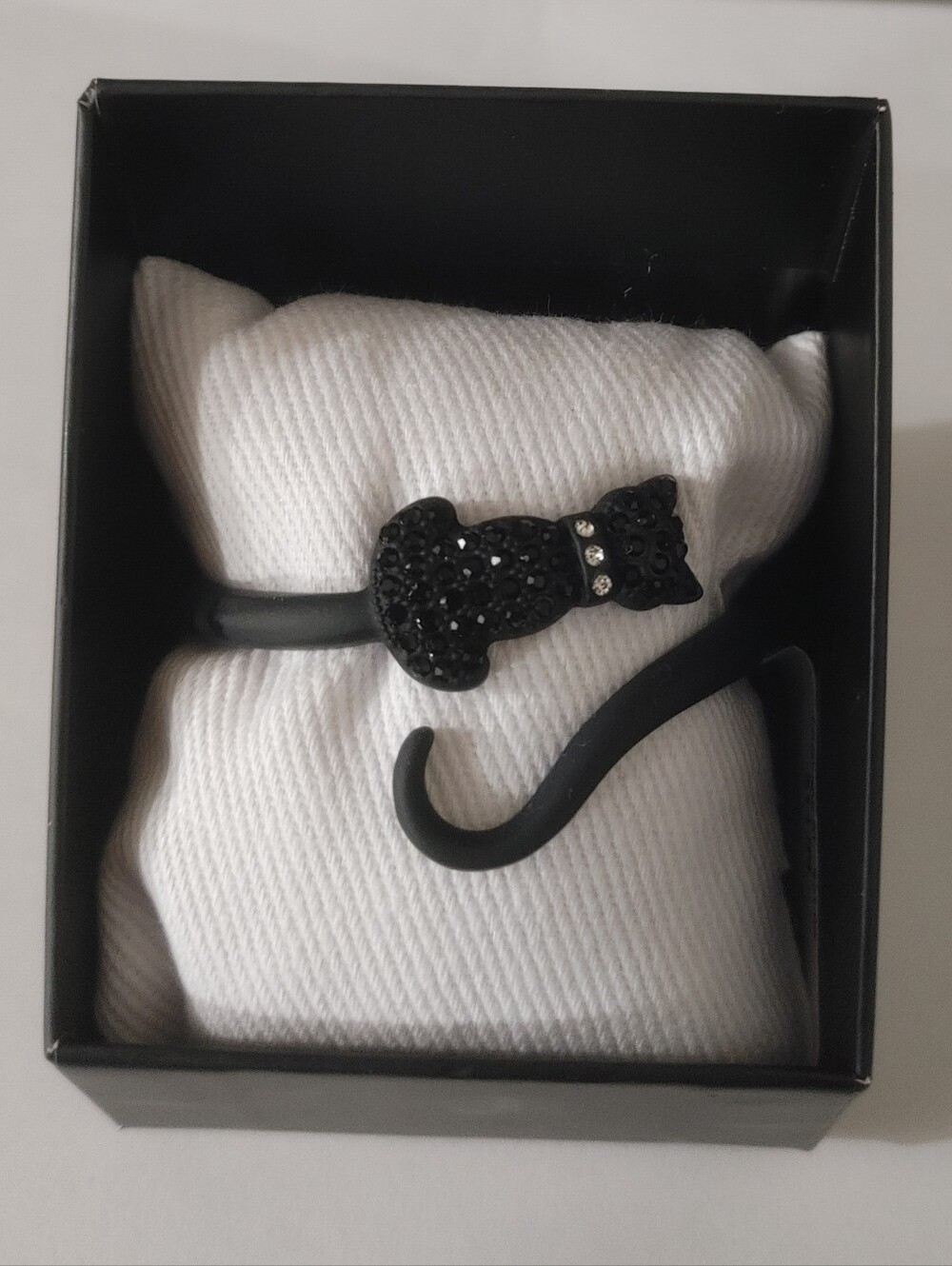 BNWT VIRAL True To Form Halloween Rhinestone Black Cat Bangle Bracelet